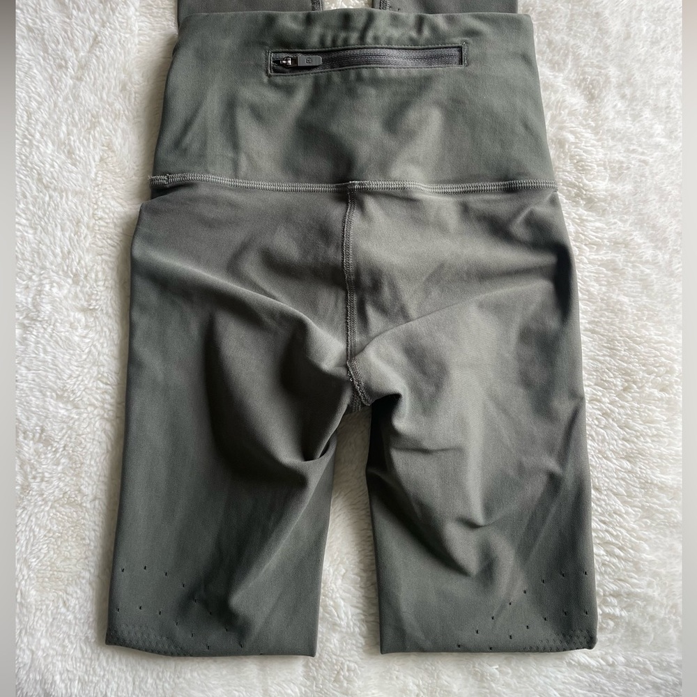 Lululemon Athletica Detailed Leggings - Picture 10 of 10